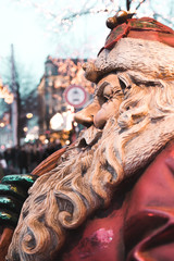 Weihnachtsmann aus Stein 