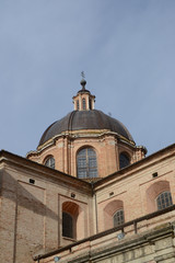 Fototapeta na wymiar Dom Santa Maria Assunta in Urbino