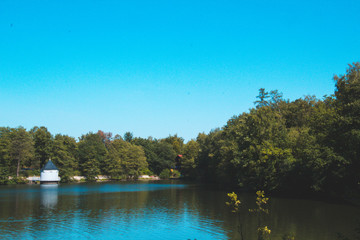 Blick auf den Itzeblitzer Weiher im Saarland - retro