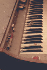Fototapeta na wymiar Piano old vintage
