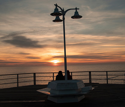 Siluetas en amanecer 
