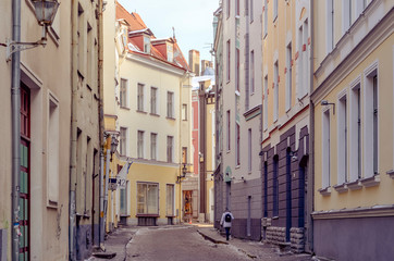 Fototapeta na wymiar old street in Tallin