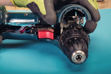 repair of power tools in the service center