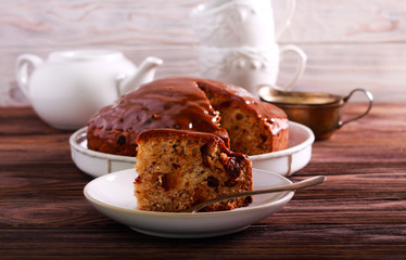 Date cake with caramel topping,