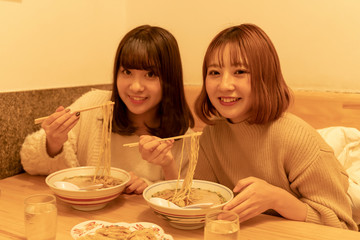 ラーメン　中華そば　お出かけ　イメージ