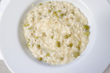 Risotto es un plato típico italiano