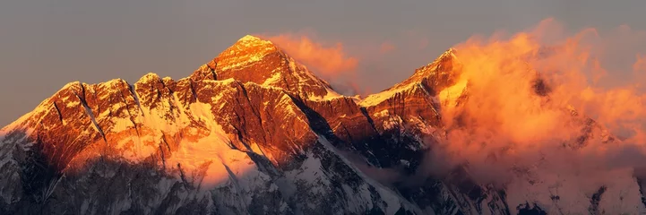 Crédence de cuisine en verre imprimé Everest mount Everest Lhotse Nepal Himalayas mountains sunset
