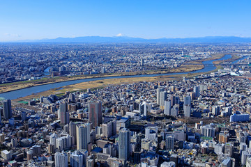 川口駅から富士山を望む／空撮