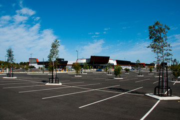 Shopping Mall Parking Lot © Adwo