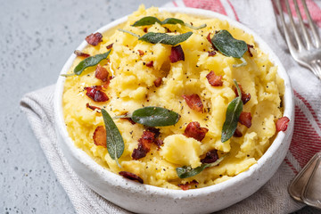 Mashed potatoes with crispy bacon and sage