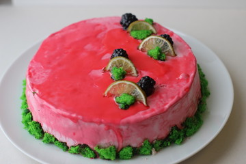 cake with strawberries and cream