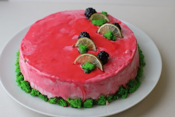 cake with strawberries and cream