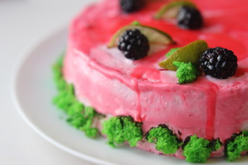 cake with strawberries and cream