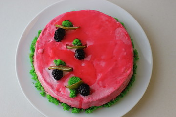 cake with strawberries and cream