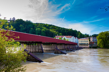 Fototapeta premium Brücke über den Inn bei Wasserburg