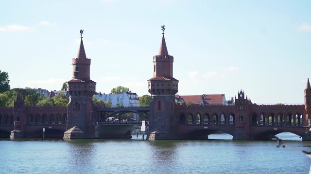 Berlin: Oberbaum Bridge. UHD Video Footage