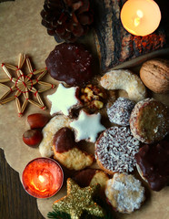 weinachtsgebäck teelichter  textfreiraum