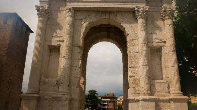 Hyperlapse, Arco dei gavi is a triumphal arch of the Roman period located in the city of love Verona, destination for all tourists in search of romance