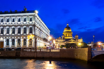 Fototapeta premium St. Isaac's Cathedral and Moyka river at night, Saint Petersburg, Russia