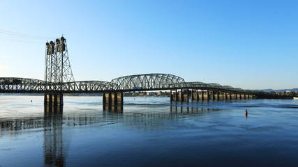 Fototapeta na wymiar View of the bridge Vancouver, Washington to Portland, Oregon