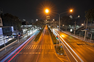 Fototapeta na wymiar traffic in the Bangkok city at night ( abstract )