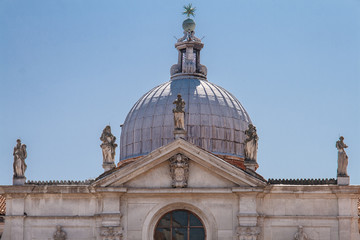 Obraz premium Kuppel der Kirche Santa Maria Formosa in Venedig, Italien 