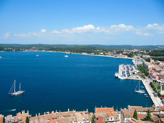Obraz premium Beautiful view of the ancient city and the port of the Adriatic sea.