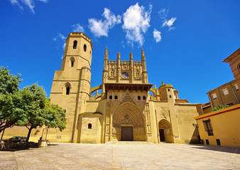 Fototapeta na wymiar Huesca Kathedral in Aragonien, Spanien - Huesca cathedral in Spain