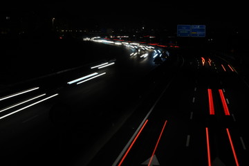 Larga exposición sobre autovia