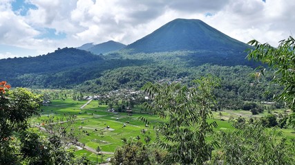 Vulkan Lokon in Tomohon Sulawesi