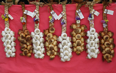 Delicious fresh garlic on display at the farmers market