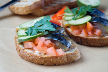 smoked fish sandwich mackerel tomato feihua paprika cheese
