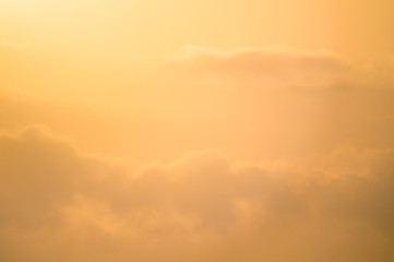 暖かい感じの空