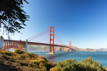 Fototapeta na wymiar Famous Golden Gate Bridge