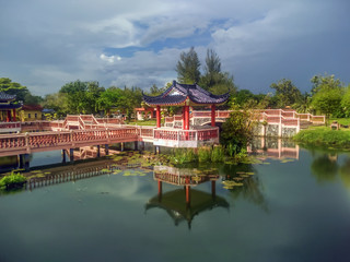 Obraz premium A bridge over Melati Lake in Perlis, Malaysia