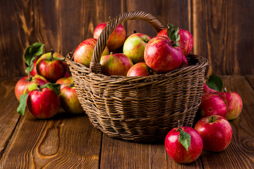 Fototapeta na wymiar basket with homemade fresh apples