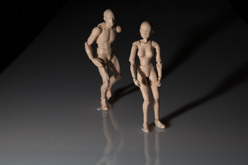 Mann und Frau Figurinen