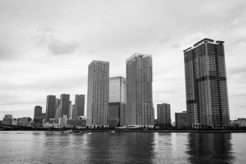 Fototapeta premium 東京の運河沿いの風景
