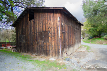 Fototapeta na wymiar Old Barn