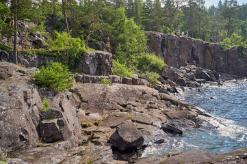 Fototapeta na wymiar rocky shore of the island of Valaam