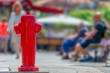 Hydrant, freistehend, Wasseranschluß, Löschwasser, unscharfer Hintergrund. Cassis,...