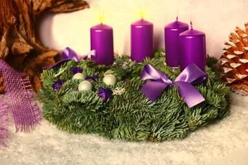 zweiter Advent adventskranz lila