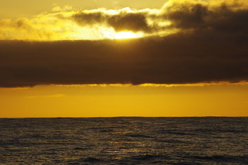 Obraz premium 3241 Sunset during Atlantic Ocean crossing on sailboat from Antigua to Gibraltar