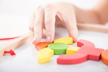 Terapia ręki. Ćwiczenia na sprawność ruchową dłoni i palców.  © doroguzenda