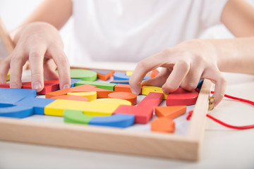 Terapia ręki. Ćwiczenia na sprawność ruchową dłoni i palców.  © doroguzenda