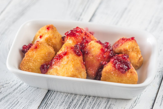 Brie fritters with cranberry sauce