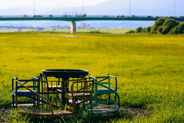 遊具　河川敷