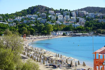 Gardinen Vouliagmeni, beautiful seaside town near Athens © jekatarinka