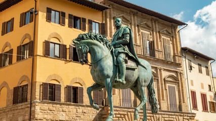 Obraz premium Statue of a Horseman in Florence, Italy