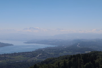 Fototapeta premium view of the mountains